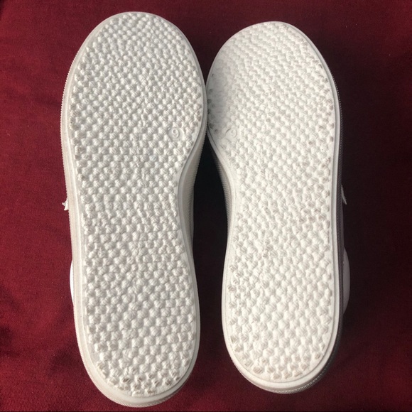 NWOB Steve Madden Zooma Star distressed sneakers - Picture 7 of 10